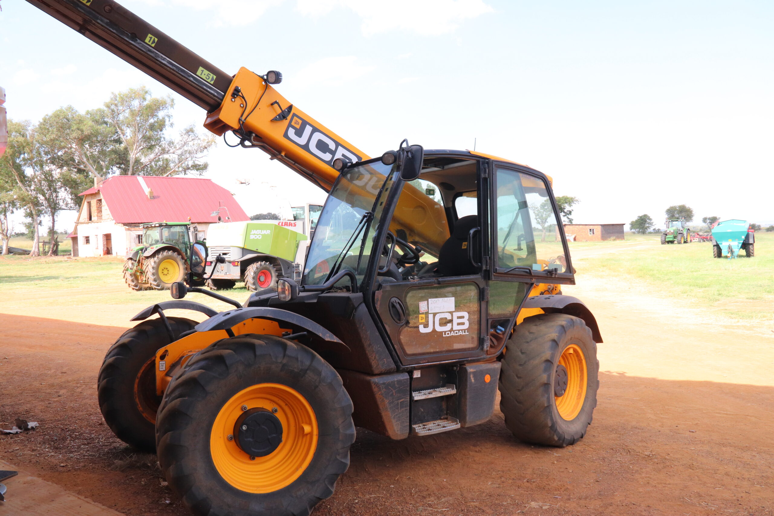 Lot 116- JCB 531-70