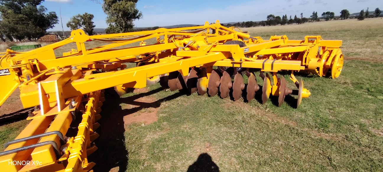 Lot 150- Knight 6M discs